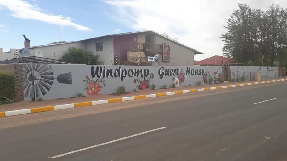 Die Windpomp Guesthouse Gobabis المظهر الخارجي الصورة