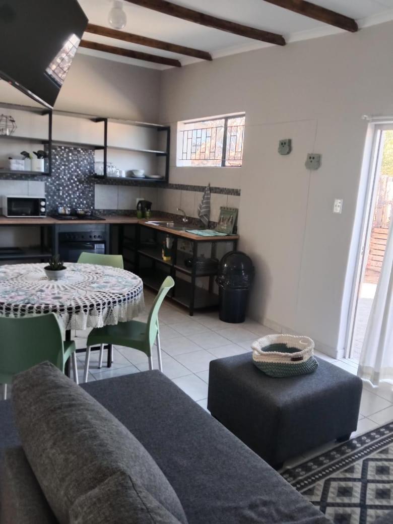 Die Windpomp Guesthouse Gobabis المظهر الخارجي الصورة